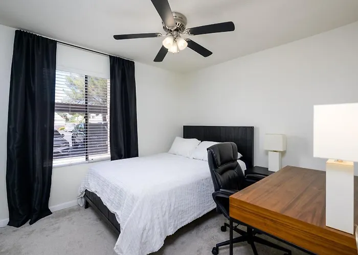 2br Gated Near Old Town Pool Gym *