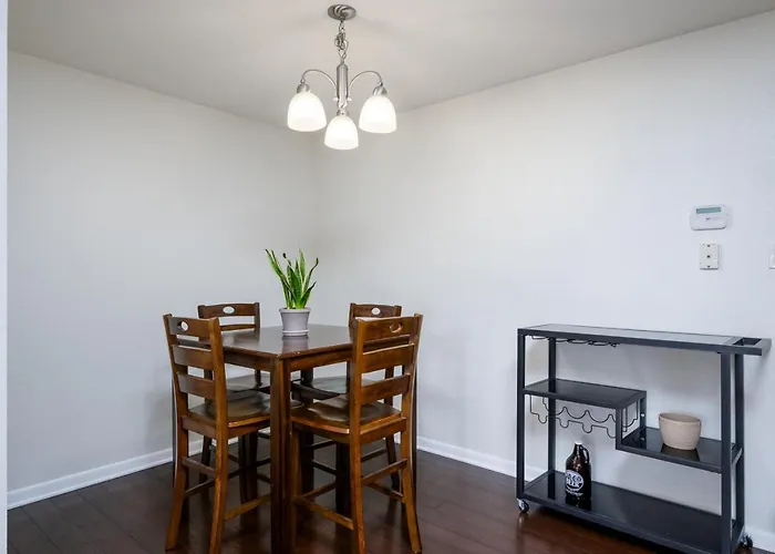 2br Gated Near Old Town Pool Gym Holiday home *