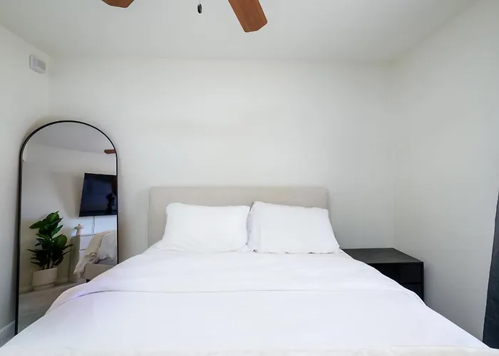 Holiday home 2br Gated Near Old Town Pool Gym