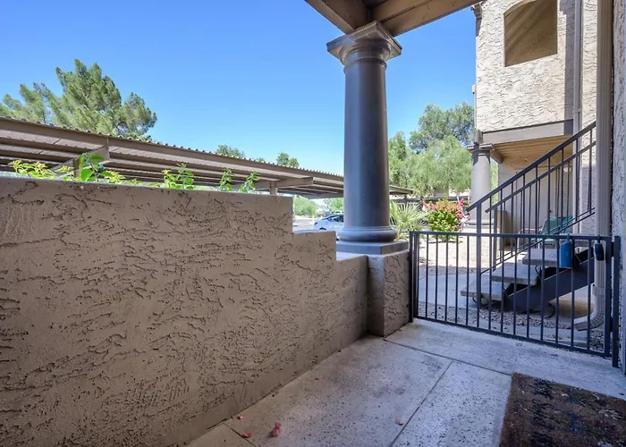 Holiday home 2br Gated Near Old Town Pool Gym