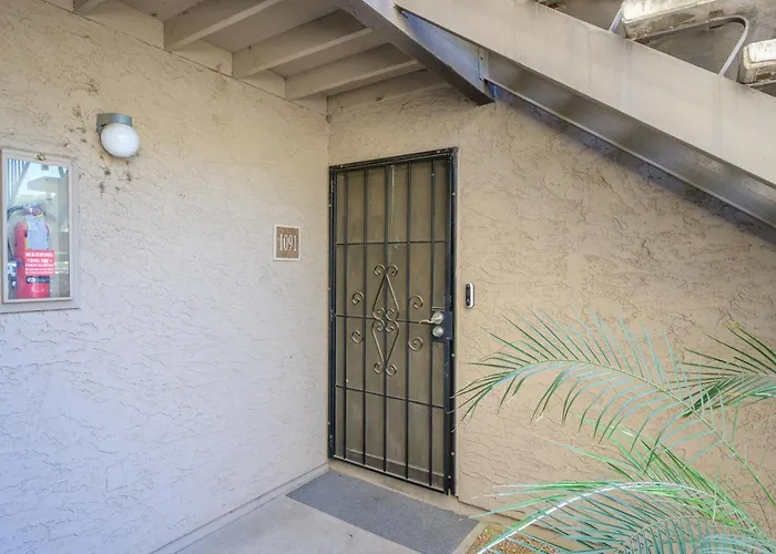 2br Gated Near Old Town Pool Gym Holiday home