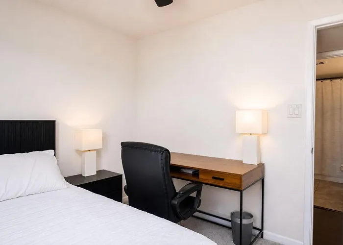 2br Gated Near Old Town Pool Gym Holiday home