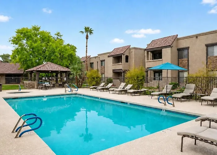 2br Gated Near Old Town Pool Gym Holiday home *